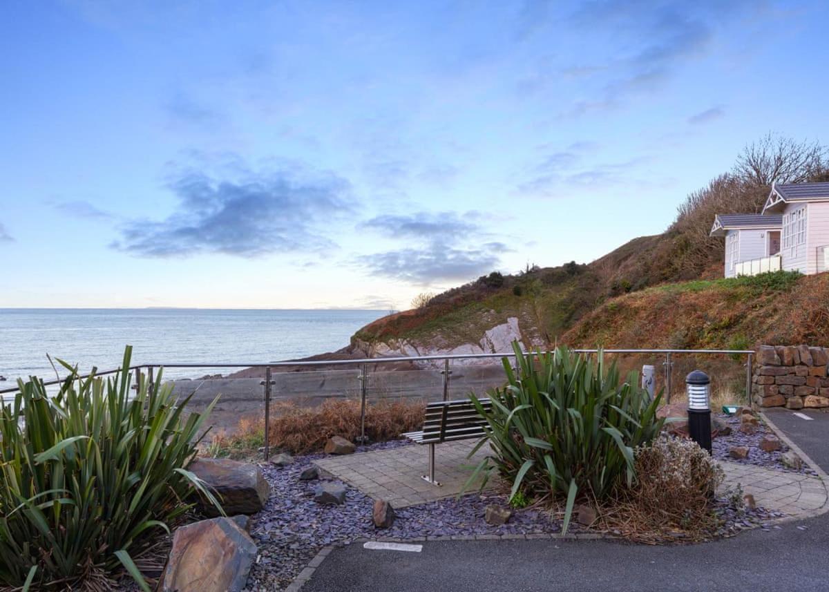 Beach Cove Coastal Retreat Ильфракомб Экстерьер фото